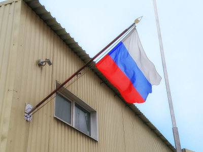 Фасадный_флагшток.png